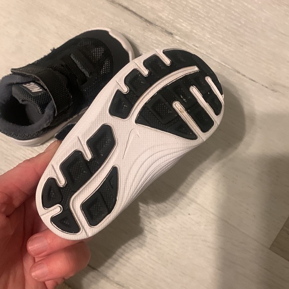 NIKE REVOLUTION 3 (TDV) 819415-001 DARK GREY/WHITE-BLACK TODDLER'S SHOE size 5C‎ - Picture 6 of 9